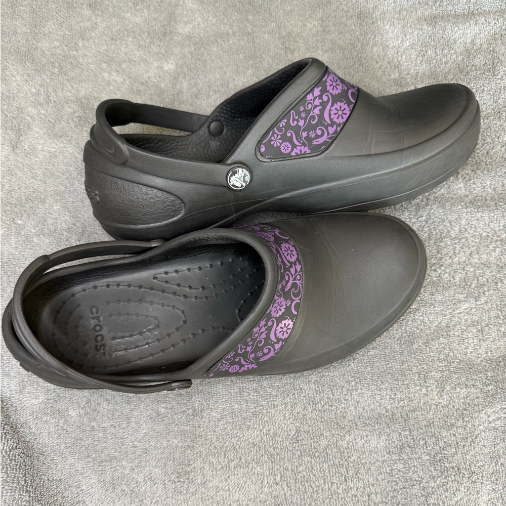Crocs Mercy Floral Work Clogs Womens‎ Size 10 purple floral band - Picture 2 of 11